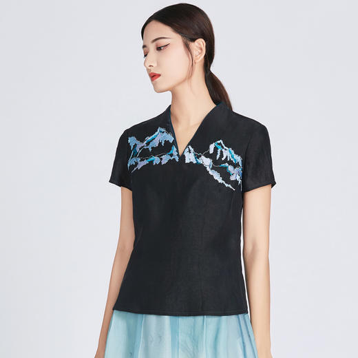 TANGY/天意雪傍系列莨绸绣花收腰上衣 商品图4