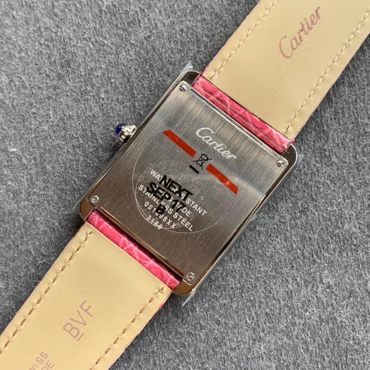 zui高版本 卡地亚TANK坦克系列 新款银色 原装折叠扣 美洲鳄鱼皮 瑞士朗达石英机芯。 商品图7