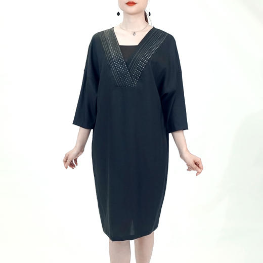 TANGY Collection/天意精品莨绸拼接打孔廓形连衣裙 商品图1