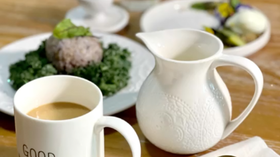 无糖牛奶咖啡，杂粮牦牛肉松饭团，藜麦芦笋鸡蛋沙拉【我用早餐叫醒你-11】