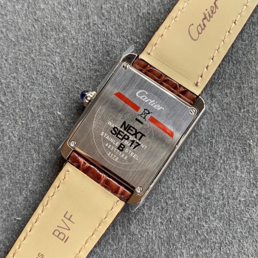 zui高版本 卡地亚TANK坦克系列 新款银色 原装折叠扣 美洲鳄鱼皮 瑞士朗达石英机芯。 商品图7