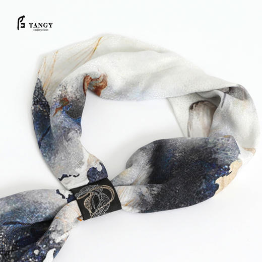 TANGY/天意雪傍系列真丝印花刺绣丝巾 商品图1