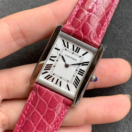 zui高版本 卡地亚TANK坦克系列 新款银色 原装折叠扣 美洲鳄鱼皮 瑞士朗达石英机芯。 商品图2