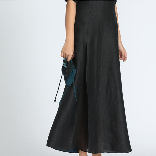 TANGY Collection/天意精品雪傍系列莨绸绣花长礼服 商品图2