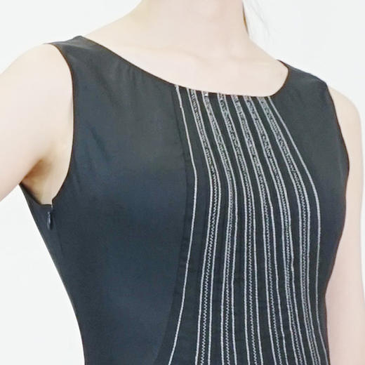 TANGY Collection/天意精品春系列莨绸线迹钉珠礼服裙 商品图1