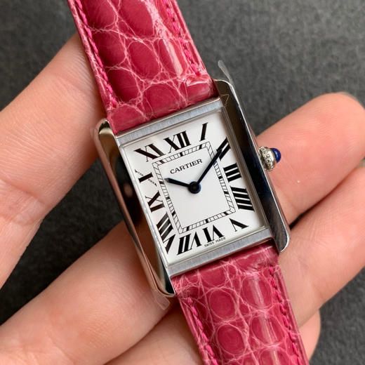 zui高版本 卡地亚TANK坦克系列 新款银色 原装折叠扣 美洲鳄鱼皮 瑞士朗达石英机芯。 商品图1