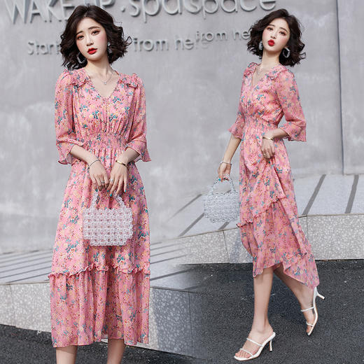 HR  YDYX8999蕾丝优雅气质V领时尚裙摆连衣裙 商品图0