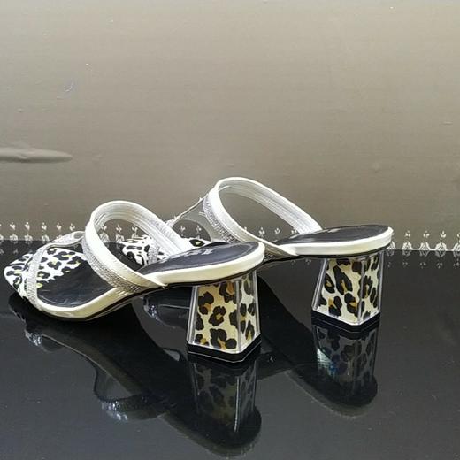 lfgj jeans BD804夏季性感魅惑漆皮豹纹闪钻水晶粗跟凉鞋 商品图10