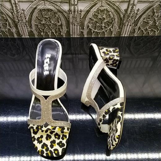 lfgj jeans BD804夏季性感魅惑漆皮豹纹闪钻水晶粗跟凉鞋 商品图8