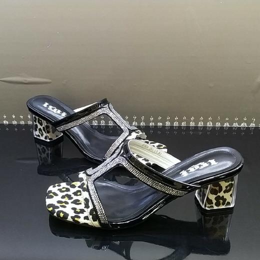 lfgj jeans BD804夏季性感魅惑漆皮豹纹闪钻水晶粗跟凉鞋 商品图5