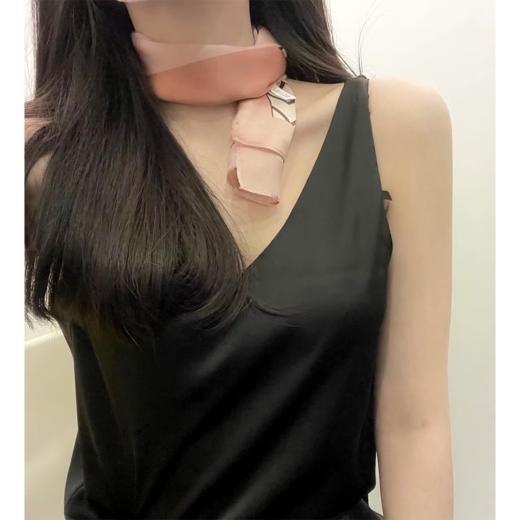 百搭吊带 | 多色可选，法式简约风格，精致柔软小V领，性感优雅淑女范儿  NJCX 商品图9