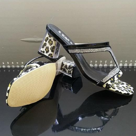 lfgj jeans BD804夏季性感魅惑漆皮豹纹闪钻水晶粗跟凉鞋 商品图3