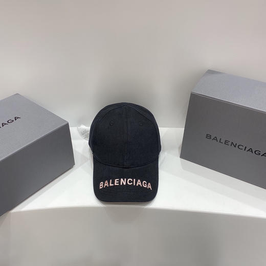 巴黎世家BALENCIAGA棒球帽-黑色粉字刺绣 商品图0