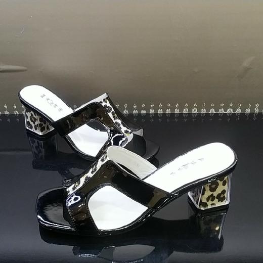 lfgj jeans BD803夏季性感魅惑漆皮豹纹水晶粗跟凉鞋 商品图5