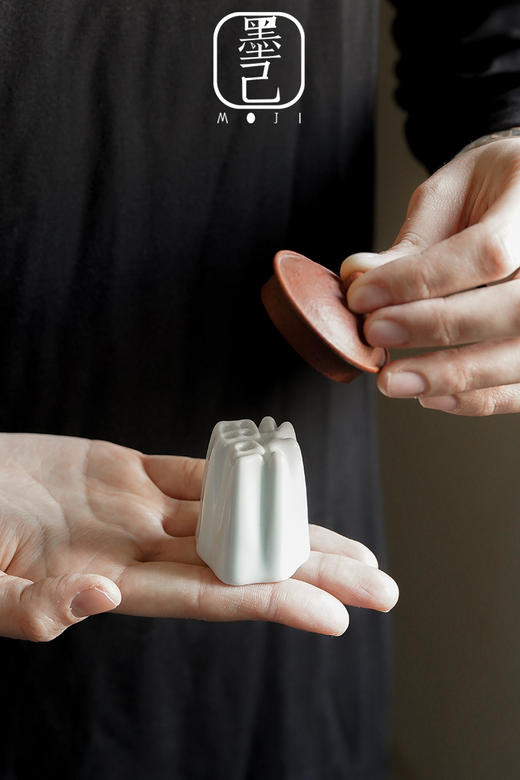 墨己  | 德化白瓷盖置 茶道配件陶瓷壶盖架 商品图2