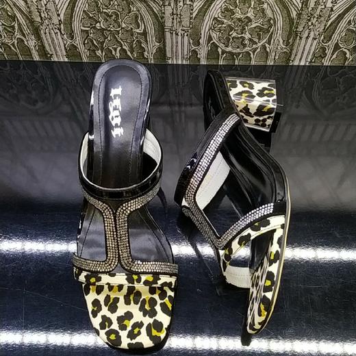 lfgj jeans BD804夏季性感魅惑漆皮豹纹闪钻水晶粗跟凉鞋 商品图2