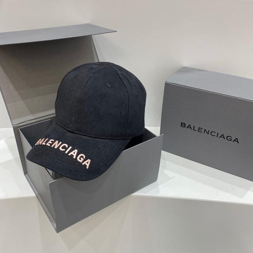 巴黎世家BALENCIAGA棒球帽-黑色粉字刺绣 商品图1