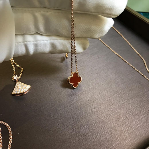 Vca四叶草项链（银镀金） 商品图8