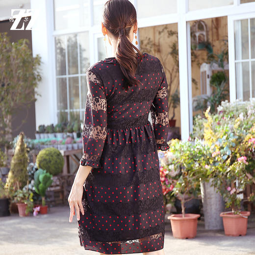 佐尔美春季新款气质7分袖宽松蕾丝波点V领连衣裙E11LL20 商品图4