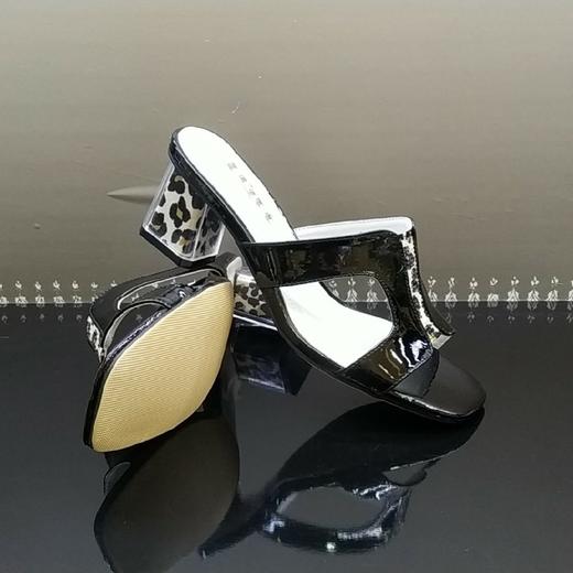 lfgj jeans BD803夏季性感魅惑漆皮豹纹水晶粗跟凉鞋 商品图3