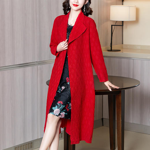 JN-K80802三宅褶皱大码2021春装新款时尚披肩大码长袖中长款风衣外套 商品图1