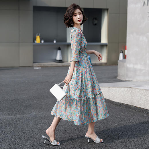 HR  YDYX8999蕾丝优雅气质V领时尚裙摆连衣裙 商品图3