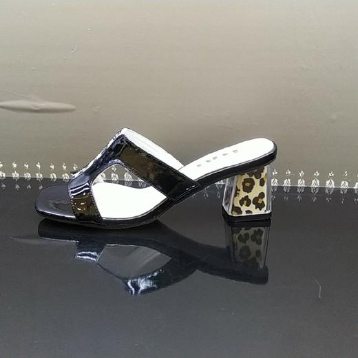 lfgj jeans BD803夏季性感魅惑漆皮豹纹水晶粗跟凉鞋 商品图1