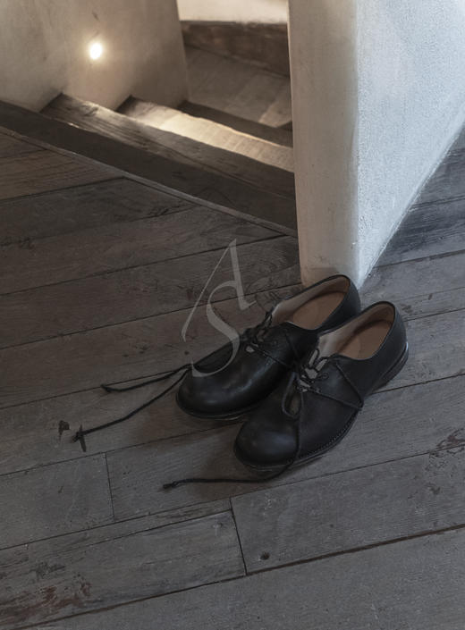 Cherevichkiotvichki 男士黑色小牛皮德比鞋 商品图5