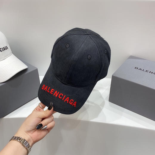 巴黎世家BALENCIAGA棒球帽-黑色帽檐红字 商品图2