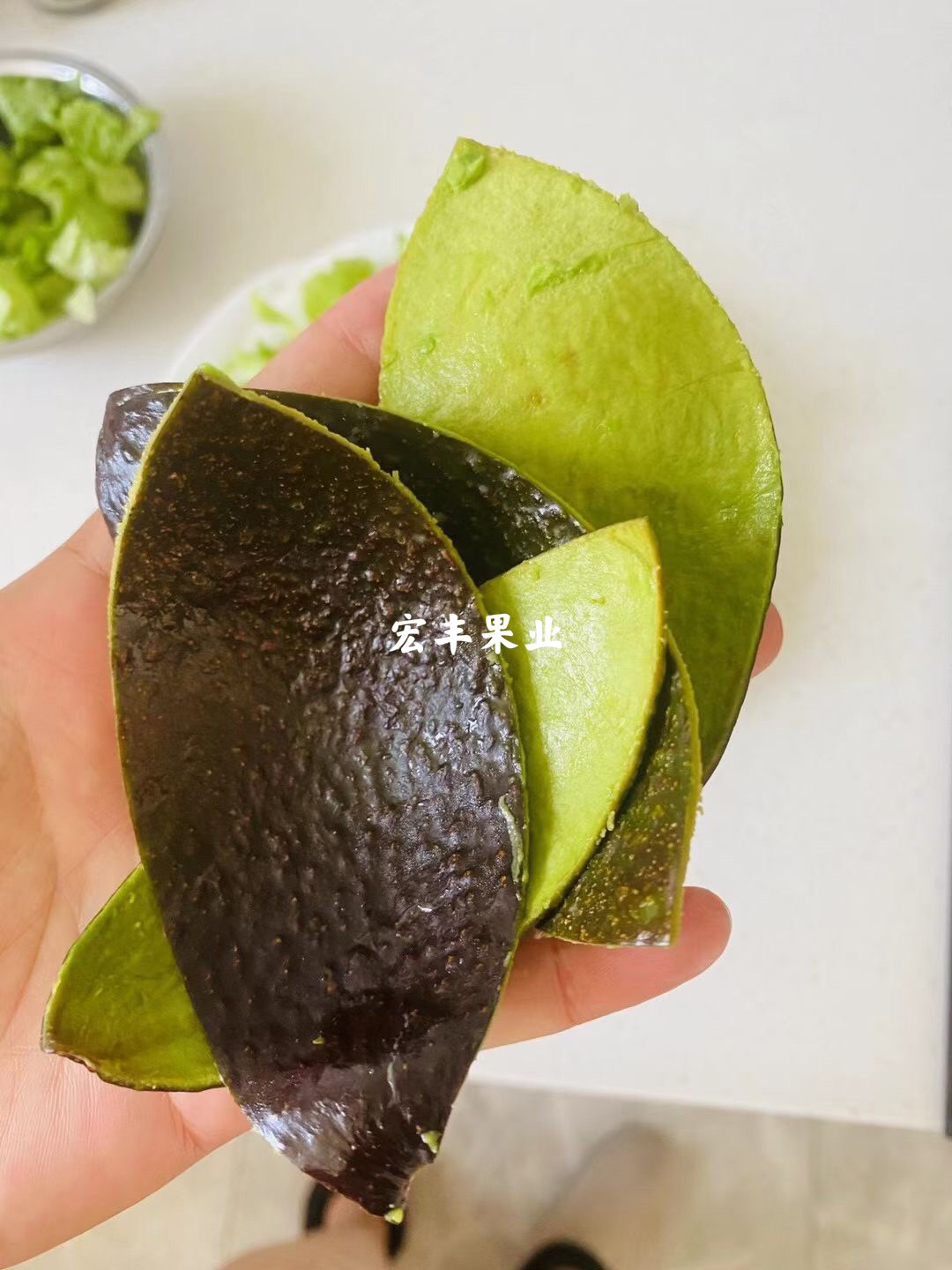 宏丰精选   进口牛油果，肉质软滑，高性能宝宝辅食  活动价12.8元一个