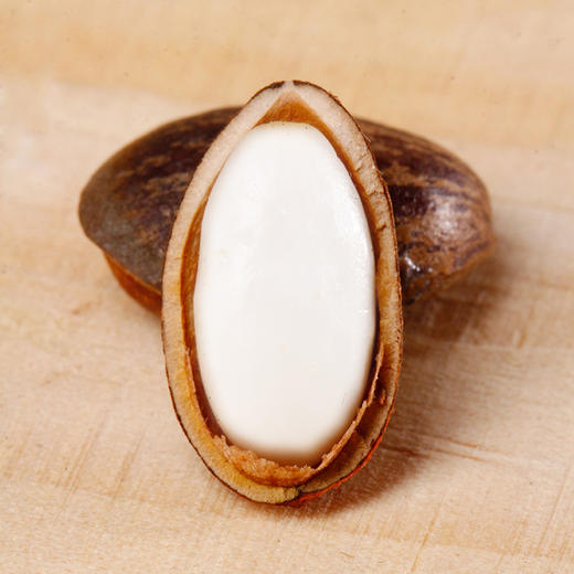 云南高原新鲜落水松   人工采摘  自然晾晒 松香味浓郁 松仁圆润饱满  纯天然自然美味 商品图8