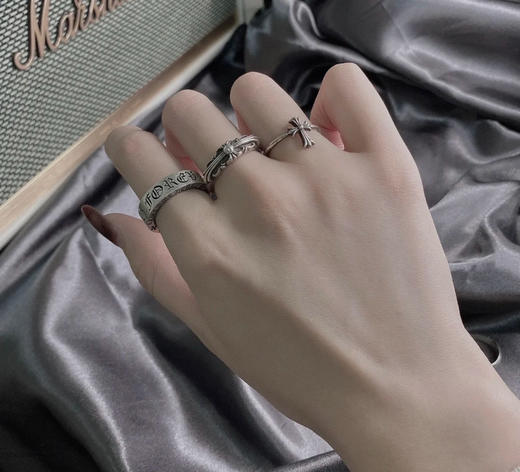 克罗心𝐂𝐡𝐫𝐨𝐦𝐞 𝐡𝐞𝐚𝐫𝐭𝐬 十字架条戒 商品图0