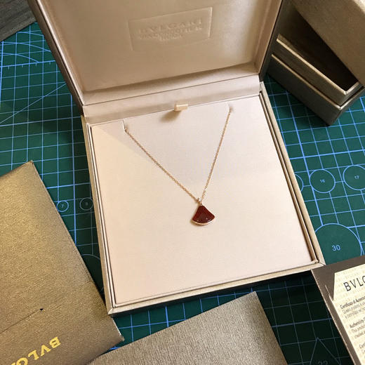 宝格丽小红裙扇子项链 商品图6