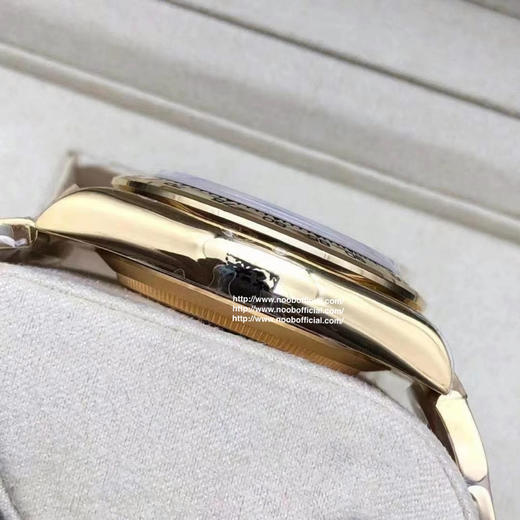 NOOB高品质 迪通拿 重金研发7750机芯只有两档(没有空档)，厚度13.15mm，更是同步专柜全新保卡（正品一致紫光防伪码） 商品图4