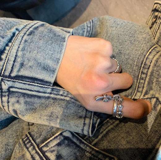 克罗心圆环十字架戒指 商品图8