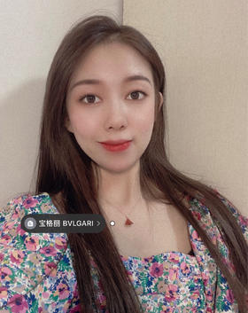 宝格丽小红裙扇子项链