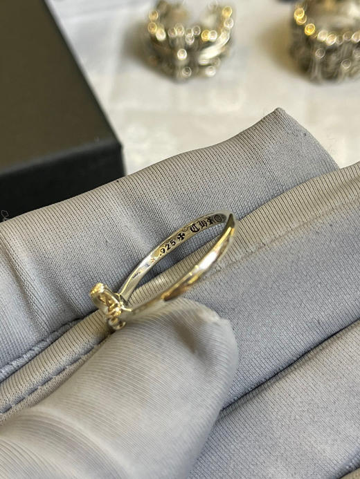 克罗心𝐂𝐡𝐫𝐨𝐦𝐞 𝐡𝐞𝐚𝐫𝐭𝐬 十字架条戒 商品图3