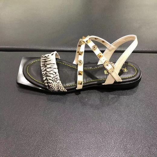 lFGJ 3860方头细带时尚铆钉个性女凉鞋 商品图1