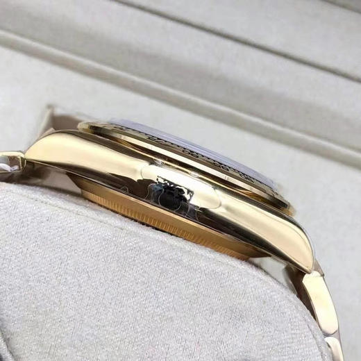 NOOB高品质 迪通拿 重金研发7750机芯只有两档(没有空档)，厚度13.15mm，更是同步专柜全新保卡（正品一致紫光防伪码） 商品图12