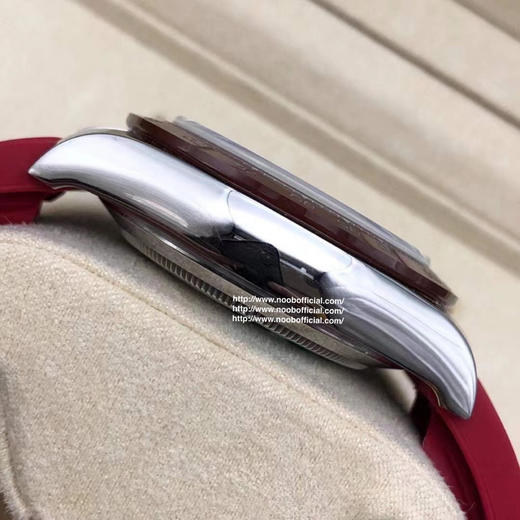 NOOB高品质 迪通拿 重金研发7750机芯只有两档(没有空档)，厚度13.15mm，更是同步专柜全新保卡（正品一致紫光防伪码） 商品图2