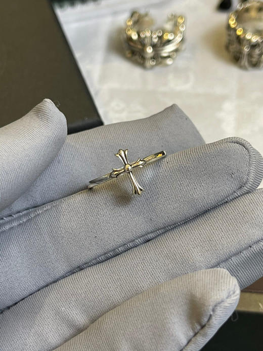 克罗心𝐂𝐡𝐫𝐨𝐦𝐞 𝐡𝐞𝐚𝐫𝐭𝐬 十字架条戒 商品图7