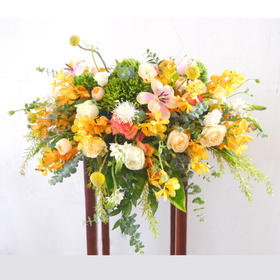 「鹏程万里」-暖色系会议讲台花