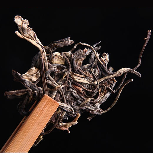 吉顺号茶叶勐海青饼老树普洱生茶饼7片整提聚惠装共2499g 商品图3