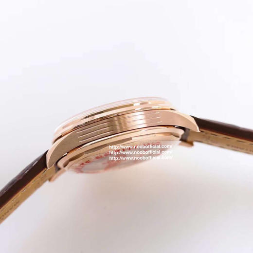 【绅手不凡】GF新品百年灵璞雅系列B01计时腕表 （吴彦祖同款）BR0118371G1P1材质： 316L精钢（电镀18k红金）直径： 42毫米 商品图8