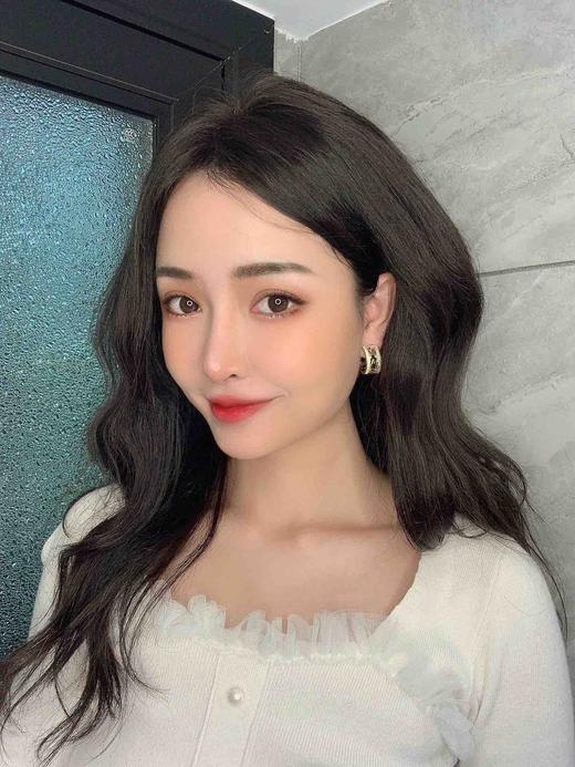 CHANEL香奈儿金色字母镂空耳钉耳环 商品图2