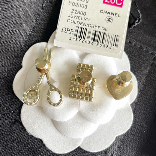 CHANEL香奈儿三件套 剪刀 香水瓶 桃心胸针 商品图7