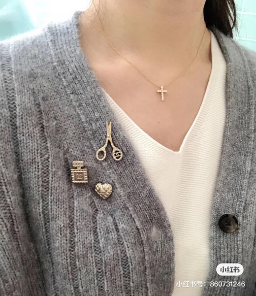 CHANEL香奈儿三件套 剪刀 香水瓶 桃心胸针 商品图3