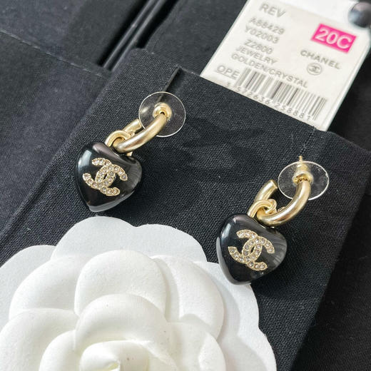CHANEL香奈儿双c黑色桃心耳钉耳环 商品图4