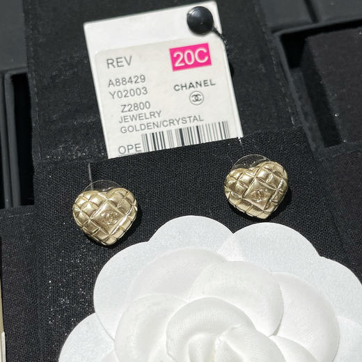 CHANEL香奈儿双c菱格桃心耳钉耳环 商品图2