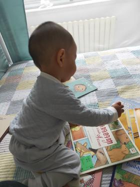 《妈妈的吻》：宝宝通过看这本书，他也会把爱表达出来了